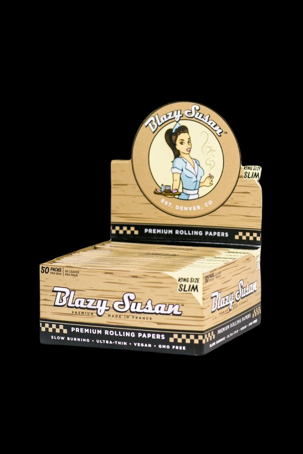 Box of Blazy Susan premium rolling papers with vintage-style branding.