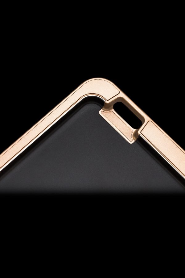 Rose gold vape pen case with sleek design.